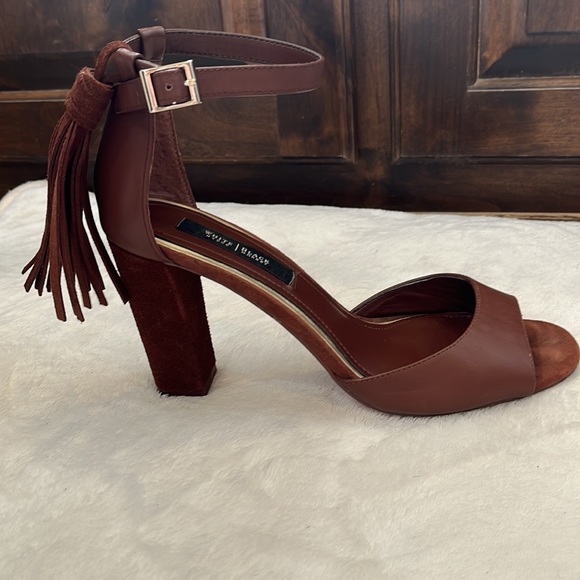 White House Black Market brown suede heels w/removable tassel - Picture 3 of 5